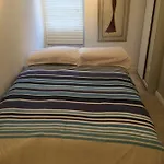 Courtyard Apartment - Free Off Street Parking, Close To Hospitals, University, Bbc, Clifton Village & More