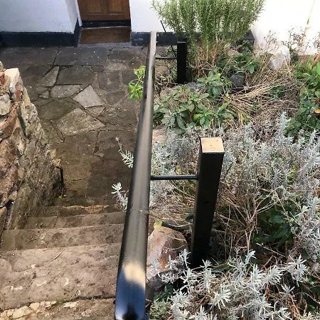 Courtyard Apartment - Free Off Street Parking, Close To Hospitals, Bbc, Clifton Village Apartment *