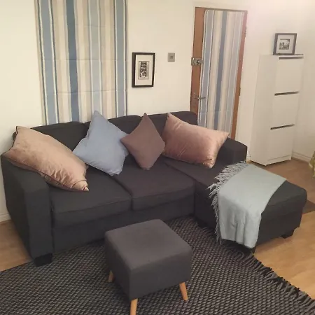 Courtyard Apartment - Free Off Street Parking, Close To Hospitals, Bbc, Clifton Village Apartment