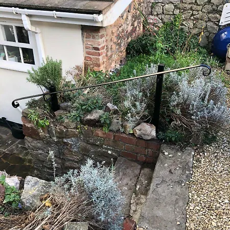 Courtyard Apartment - Free Off Street Parking, Close To Hospitals, Bbc, Clifton Village Apartment Bristol