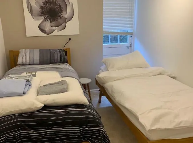 Apartamento Courtyard Apartment - Free Off Street Parking, Close To Hospitals, Bbc, Clifton Village *