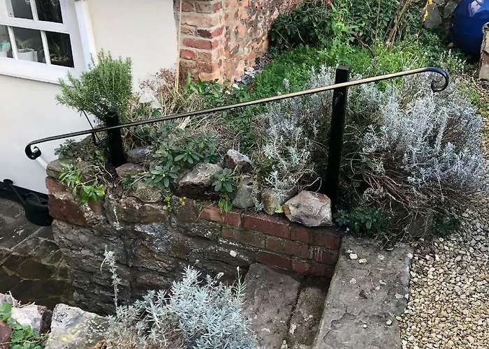 Courtyard Apartment - Free Off Street Parking, Close To Hospitals, University, Bbc, Clifton Village & More Apartament Bristol