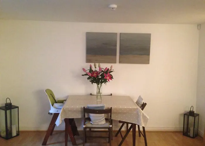 Courtyard Apartment - Free Off Street Parking, Close To Hospitals, University, Bbc, Clifton Village & More Apartament Bristol